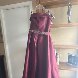 ELIZA j WINE EVENING DRESS